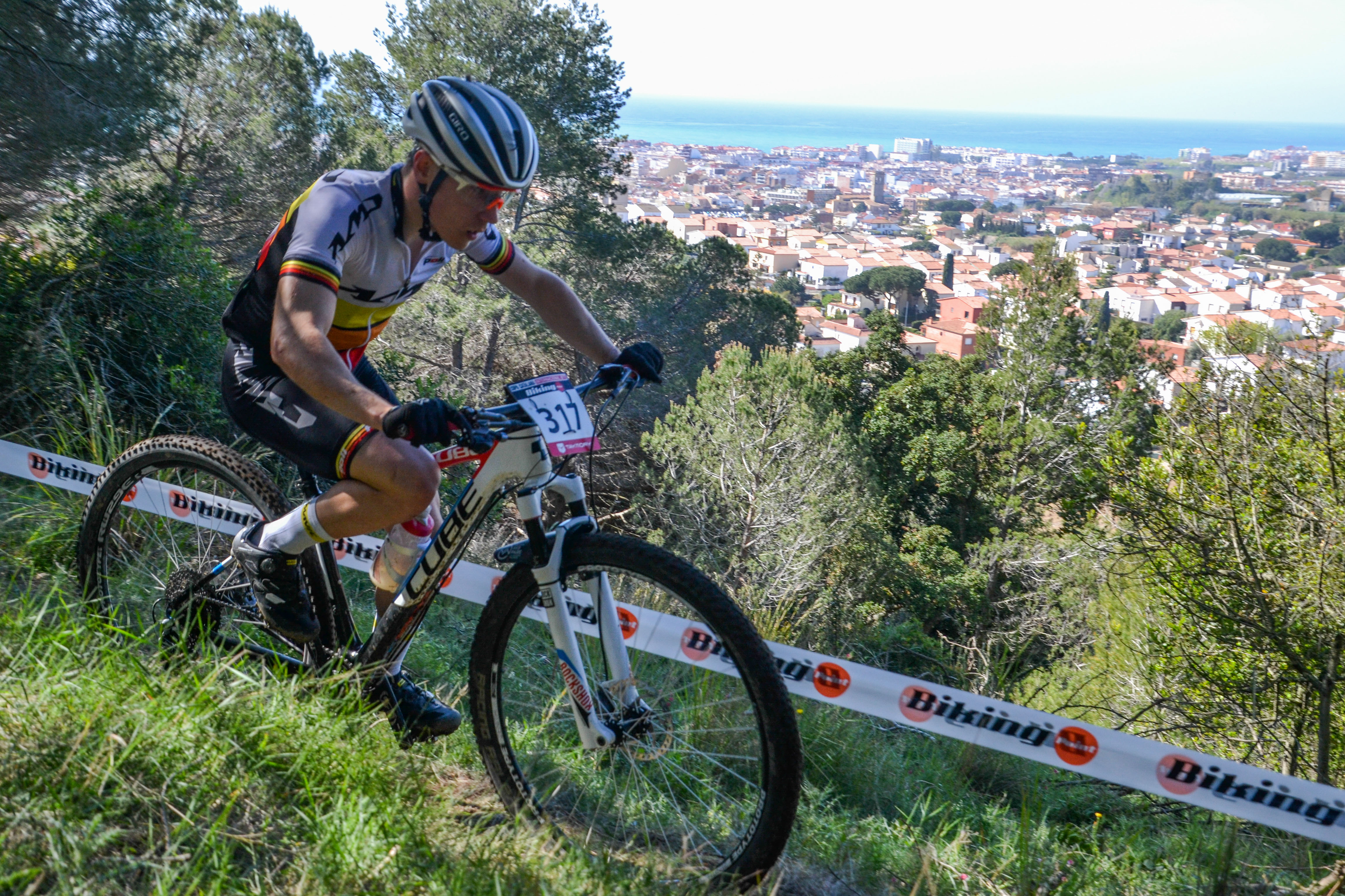 Francesc Guerra i Sandra Santanyes guanyadors a Santa Susanna i líders de la Copa Catalana Internacional BTT Biking Point